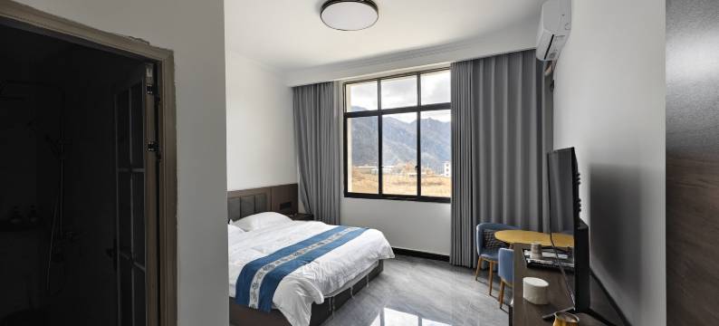 泸定采云居民宿图片