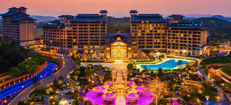 新兴翔顺金水台温泉小镇图片