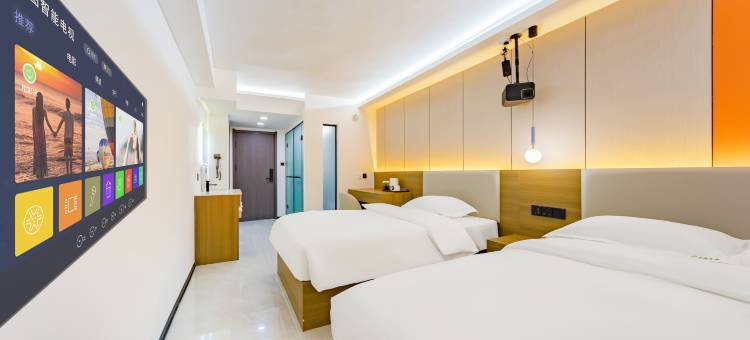 云朗宾馆(长春吉大一院文化广场地铁站店)图片