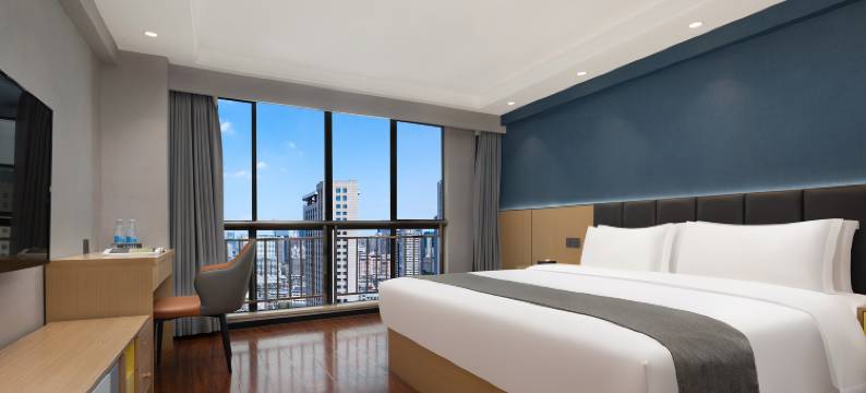 亚丁钻界大酒店(五一广场IFS国金中心店)图片