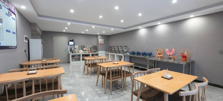 昭苏辰悦阳光酒店(解放街店)图片