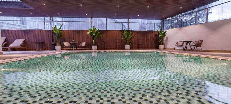 寄情山水间温泉度假酒店图片