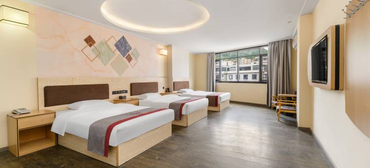 尚客优连锁酒店(茂名信宜窦州里文化创意街玉都公园店)图片