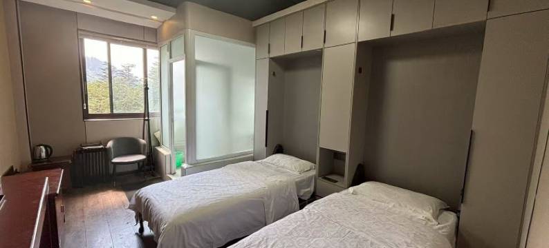 峨眉山巨峰楼大酒店(金顶雷洞坪店)图片