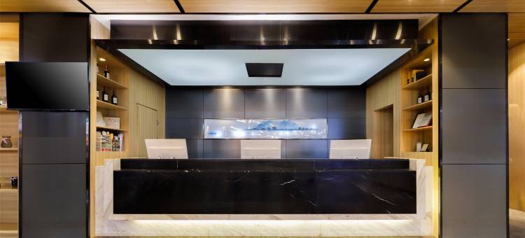 H水晶酒店(西安钟鼓楼五路口地铁站店)图片