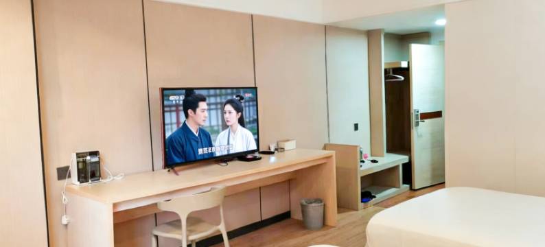 派酒店(贺州远东商城缤纷环球城店)图片