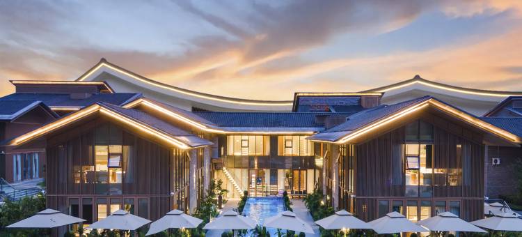 一宅新中式合院·智能客控丨设计师美学轻奢酒店(雅安高铁站店)图片