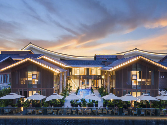 一宅新中式合院·智能客控丨设计师美学轻奢酒店(雅安高铁站店)