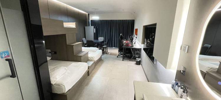 维斯蔚蓝电竞酒店图片