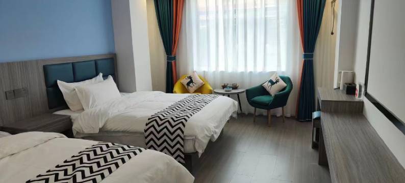 卓逸酒店(保山学院店)图片