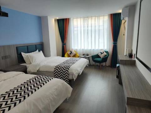 卓逸酒店(保山学院店)