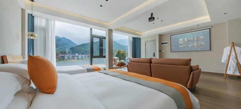 简蓝·Luxury山景亲子度假民宿(云上草原滑雪场店)图片