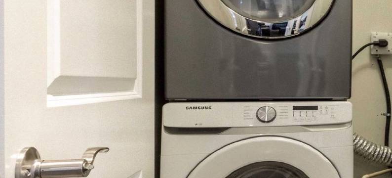 近天车站温哥华单间独卫轻奢民宿(Near Skytrain Private Bedroom&BathRM Clean Comfy)图片