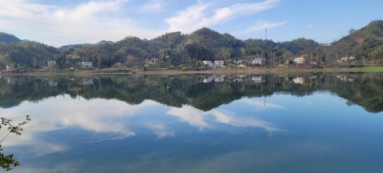 蔚蓝海岸度假山庄图片
