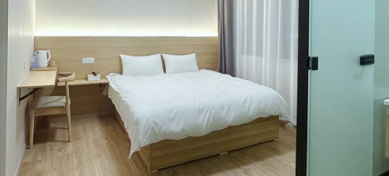 陌上·美宿(青岛火车北站店)图片