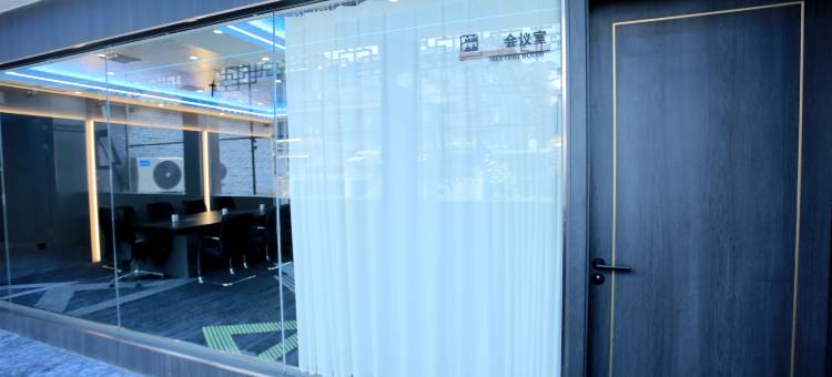 兰博电竞酒店(凤凰古城店)图片