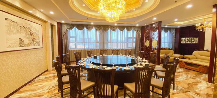 客官国际酒店(承德平泉中心广场店)图片