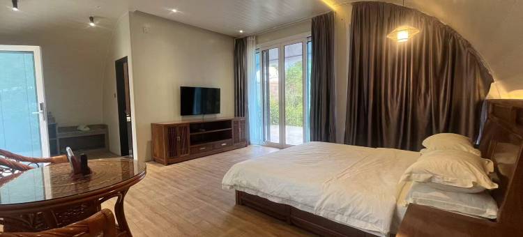 月亮湾风景区房车民宿图片