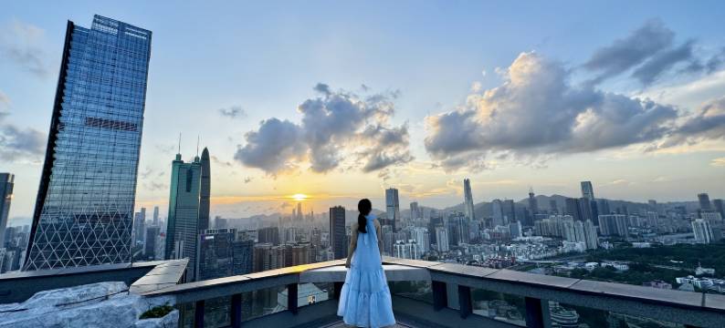 深圳丨天台一号·Skyline·设计民宿(罗湖口岸国贸地铁站店)图片