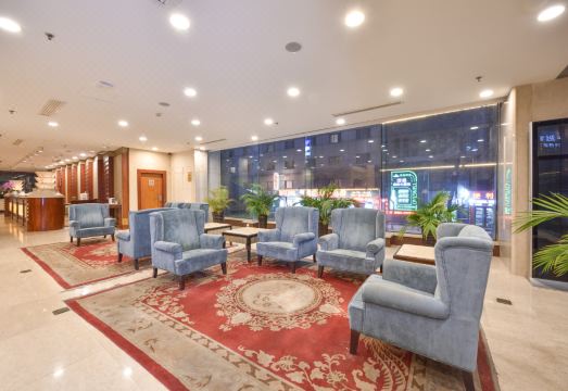 Central Plaza Hotel Hotel Overview