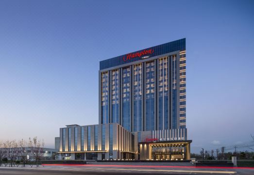 保定乐凯南大街希尔顿欢朋酒店外景图