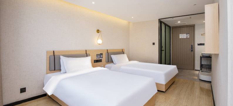 清沐迷潮酒店(南京玄武湖玄武门地铁站店)图片