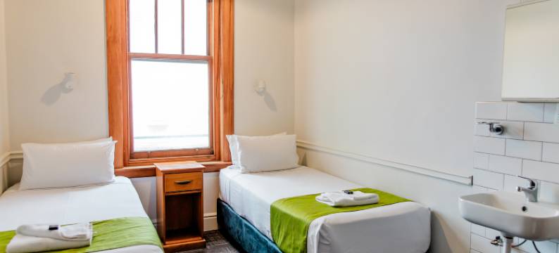 剑桥饭店(The Cambridge Hotel & Backpackers)图片