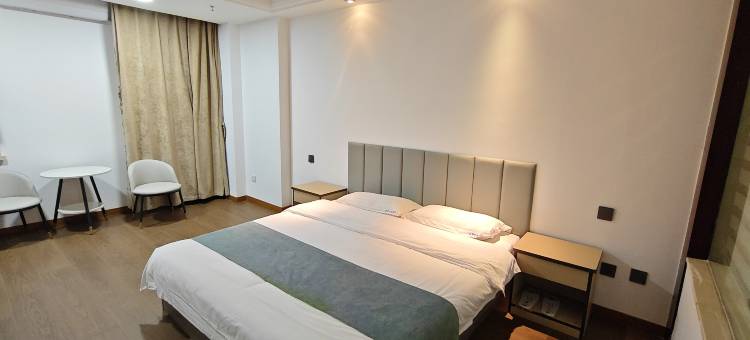 极限星光电竞民宿(万达广场店)图片