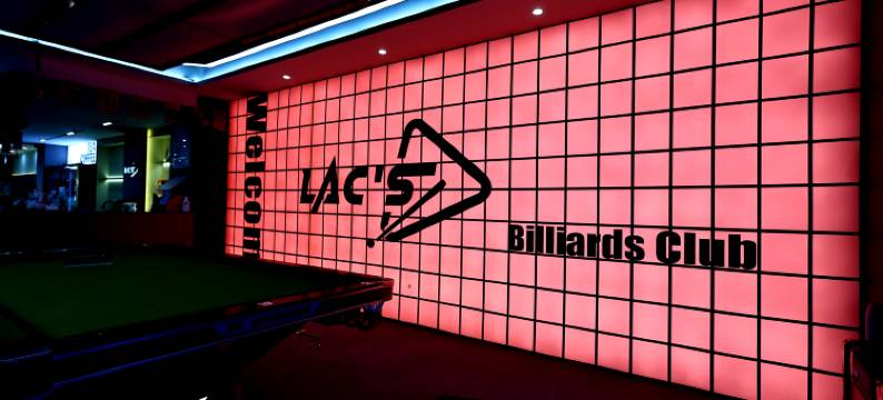 希希里里商务电竞酒店(威高广场古陌早市店)图片