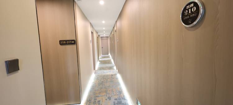 若朗酒店(青岛李村步行街乐客城店)图片