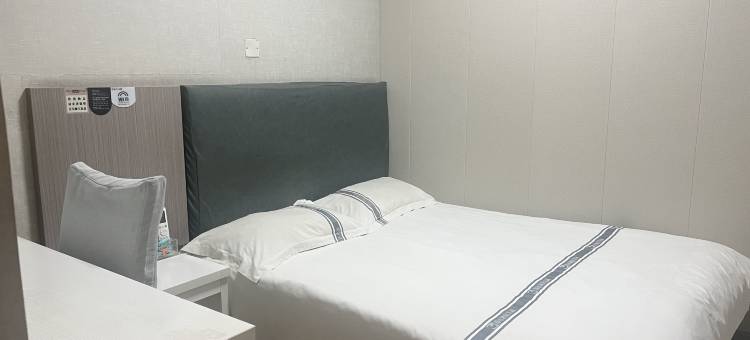 都市118连锁酒店(平阴银座商城店)图片