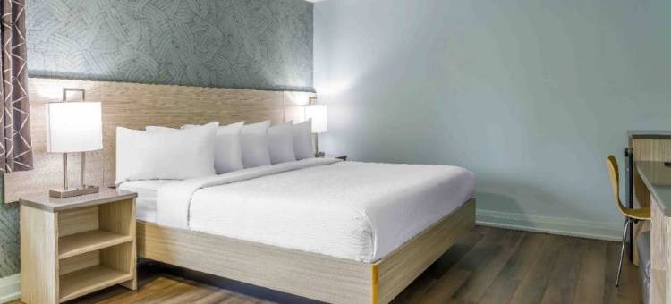 尼亚加拉瀑布6号汽车旅馆，安大略省 – 瀑布附近(Motel 6 Niagara Falls, on Near the Falls)图片