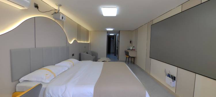 拾光time影院民宿(福州南站胪雷地铁站店)图片