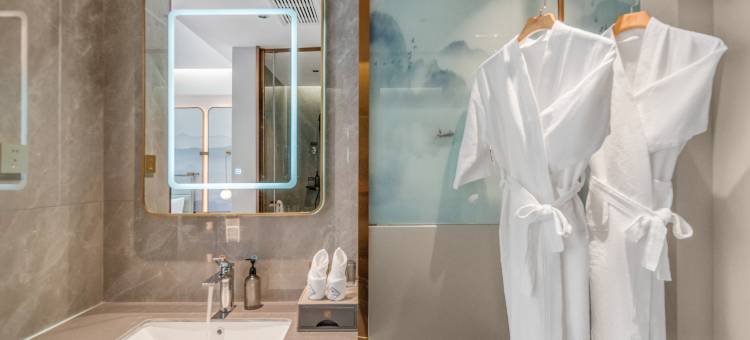 平凉崇信县龙泉寺兰欧尚品酒店图片