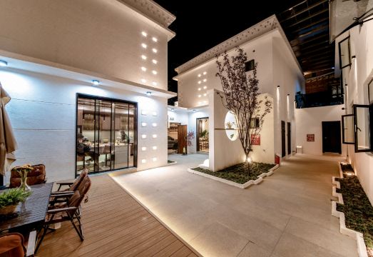 Poetry | verse designer intelligent oxygen environment Hotel Overview