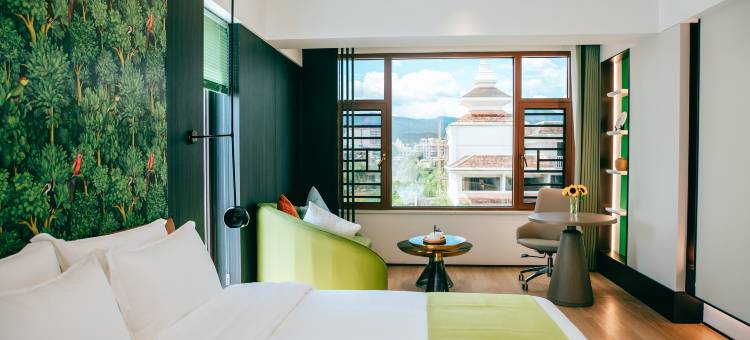 勐腊曦月星文旅酒店图片