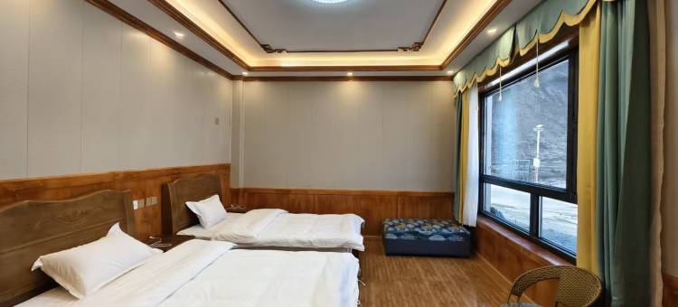 洛扎白玛林央金家庭旅馆图片