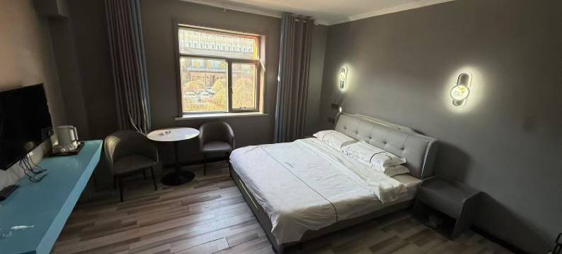 巴里坤拾月季宾馆图片