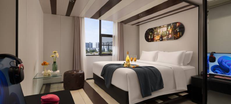 欢洋电竞酒店(长沙五一广场迎宾路口地铁站店)图片