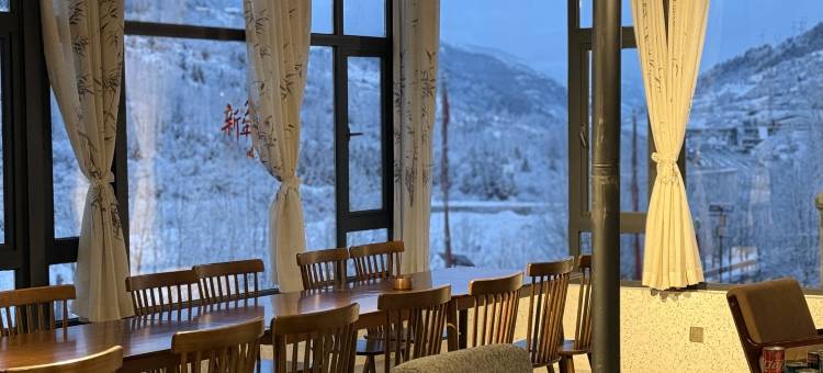 松潘普瓦央启民宿(黄龙九寨高铁站店)图片