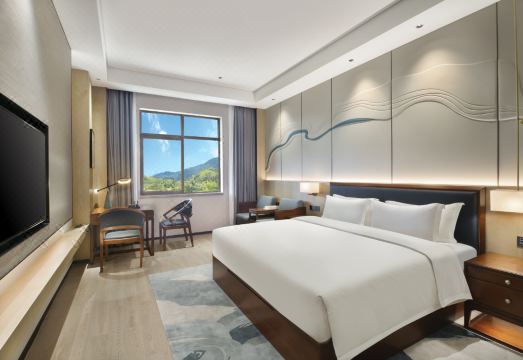 GRAND SKYLIGHT INTERNATIONAL HOTEL  LINGBO Hotel Overview