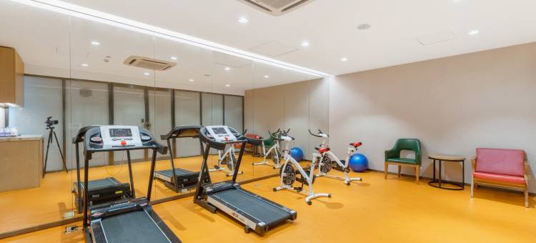 吴川海港大道金沙广场怡程酒店图片