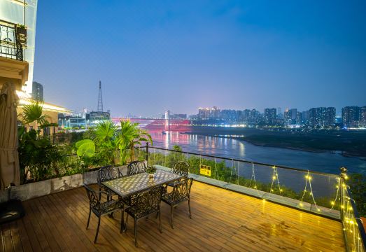 重庆聚江澜酒店（直港大道珠江花园店）外景图