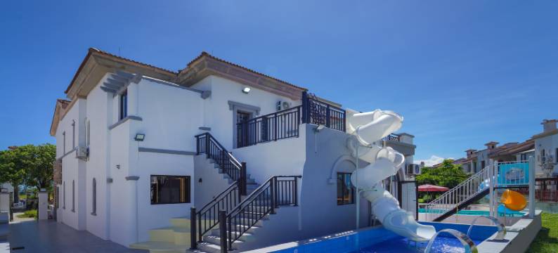 双月湾网红泳池别墅图片