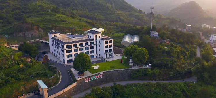 花筑·漫山红庄园图片