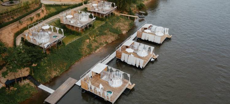 三泡泡屋(The Three Bubble Houses)图片