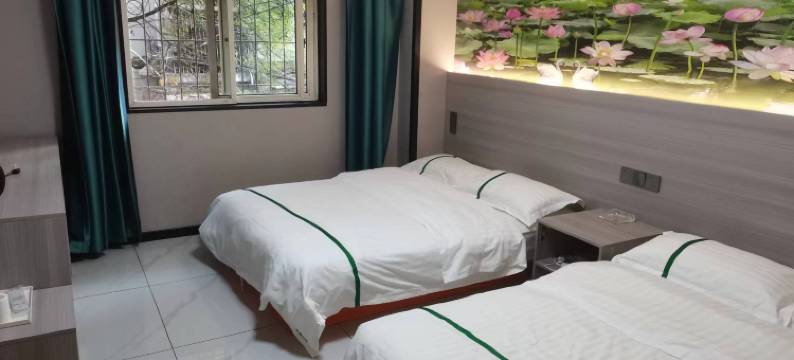 雅馨宾馆(三阳路地铁站店)图片