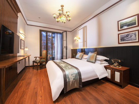 顺城212轻奢酒店(乐山张公桥美食街店)