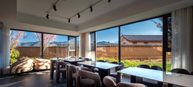 有风的湖景度假酒店(泸沽湖花海码头店 )图片