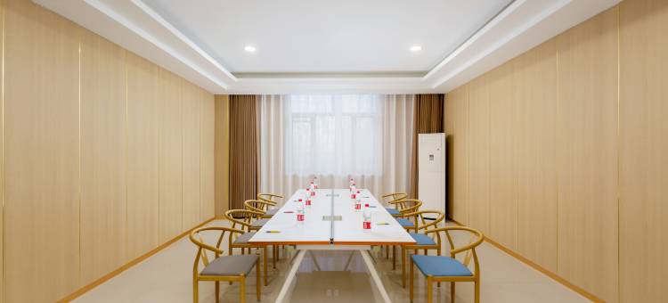 福海县福瑞万豪酒店(福海站乌伦古湖公园店)图片